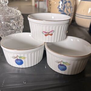 Set of 4 Andrea by Sadek Ramekin Soufflé Dish Porcelain France small bowl Fruit
